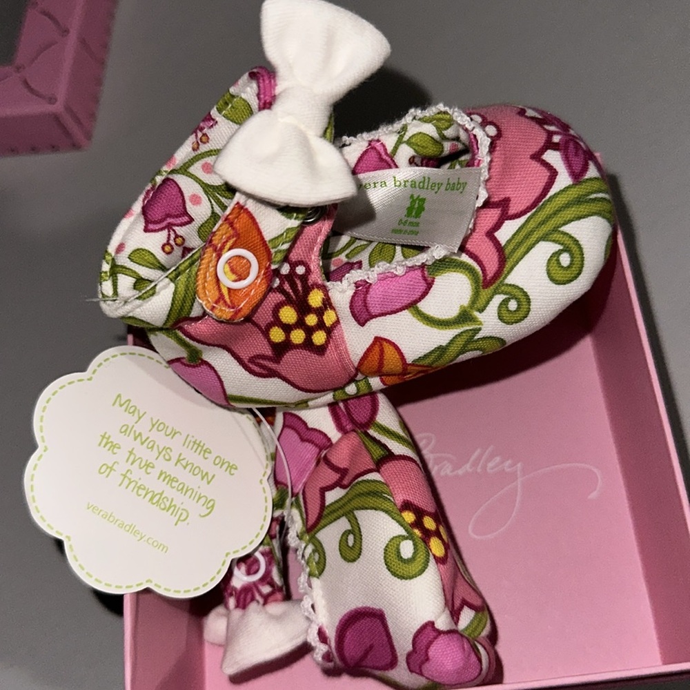Vera Bradley Mary Jane baby shoes, “Lilli Bell" design sized for 0-6 months. - Picture 6 of 7